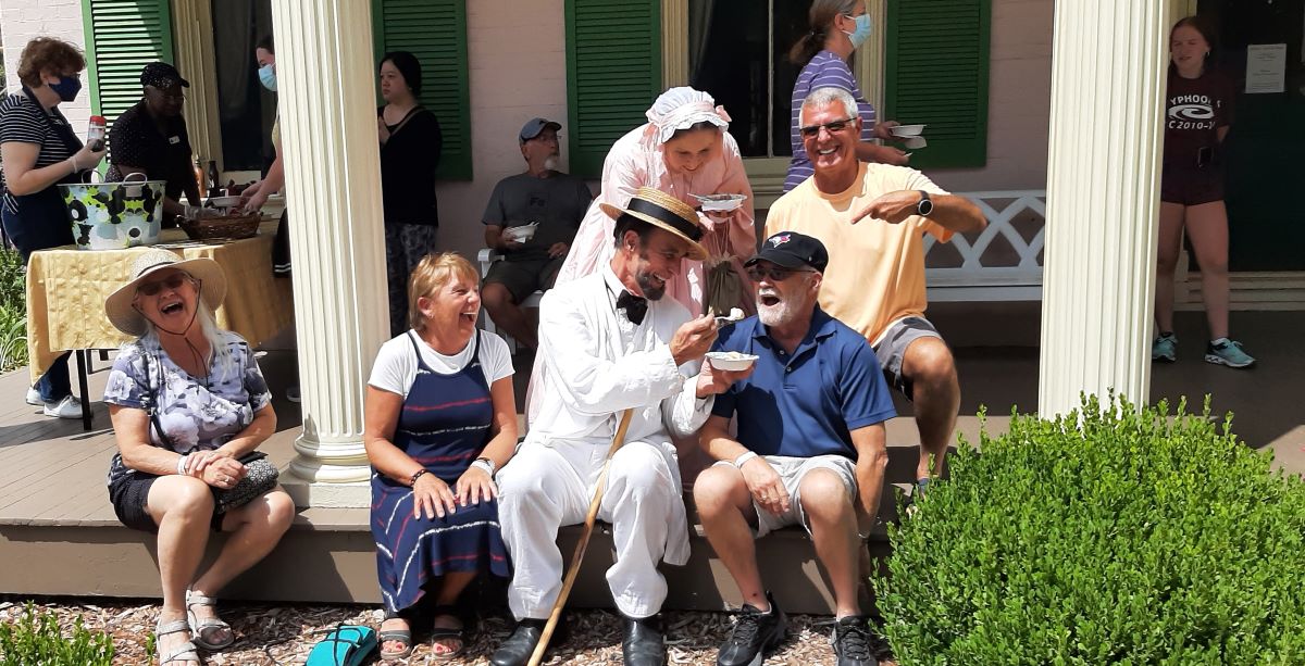 Visitors with Lincoln and Mary Todd Lincoln costumed interpreters, Springfield