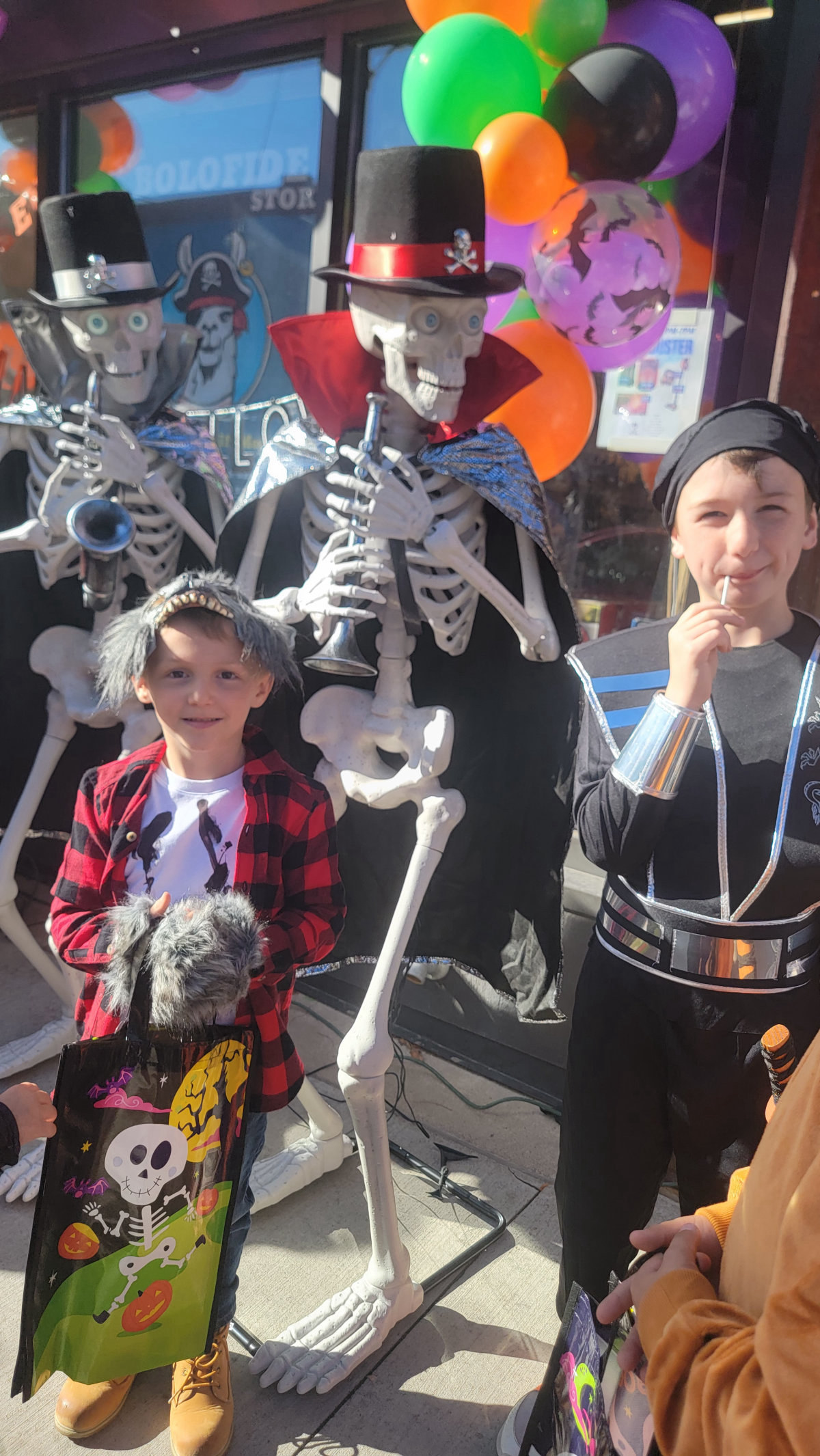 Downtown Trick Or Treating 7082277
