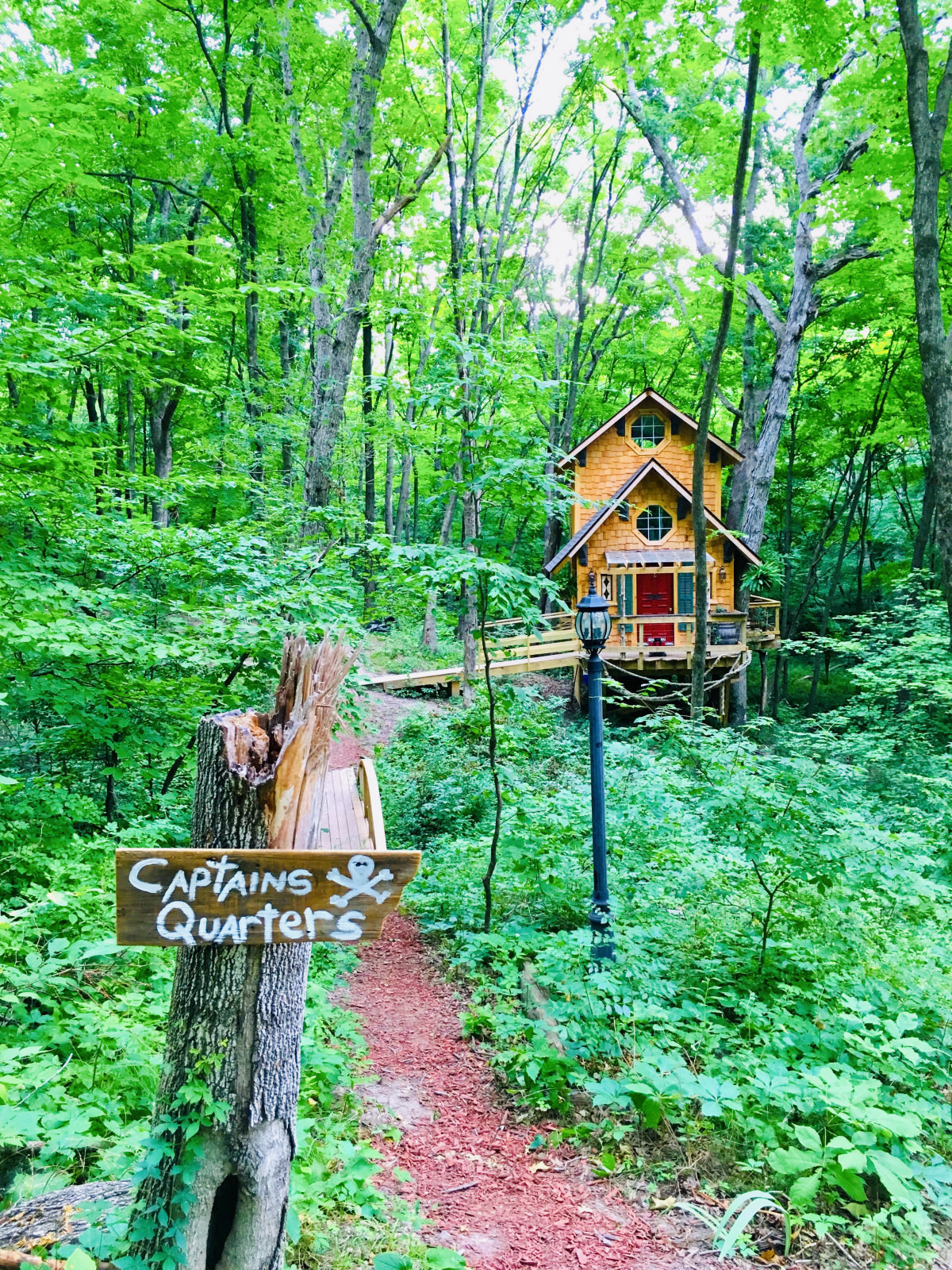Ten Acre Tree House 1 Captains Quarters Ext Bright Lori Tuttle