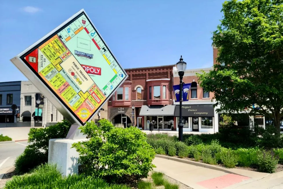 Macomb, Illinois Play, Explore, and Experience America’s Roots