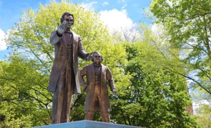 Ottawa, Illinois The Middle of Everywhere