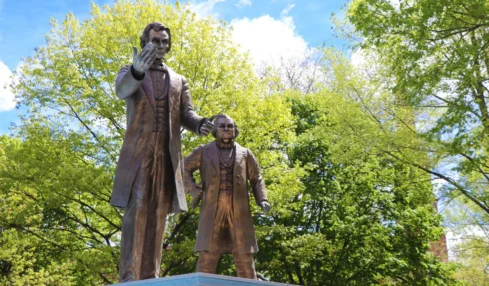 Ottawa, Illinois The Middle of Everywhere