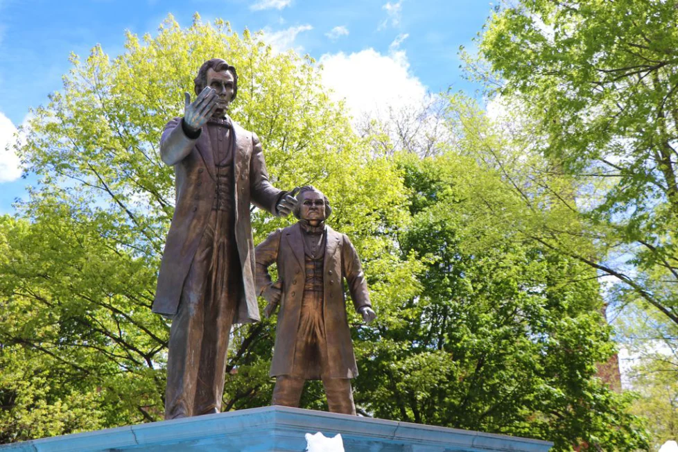 Ottawa, Illinois The Middle of Everywhere